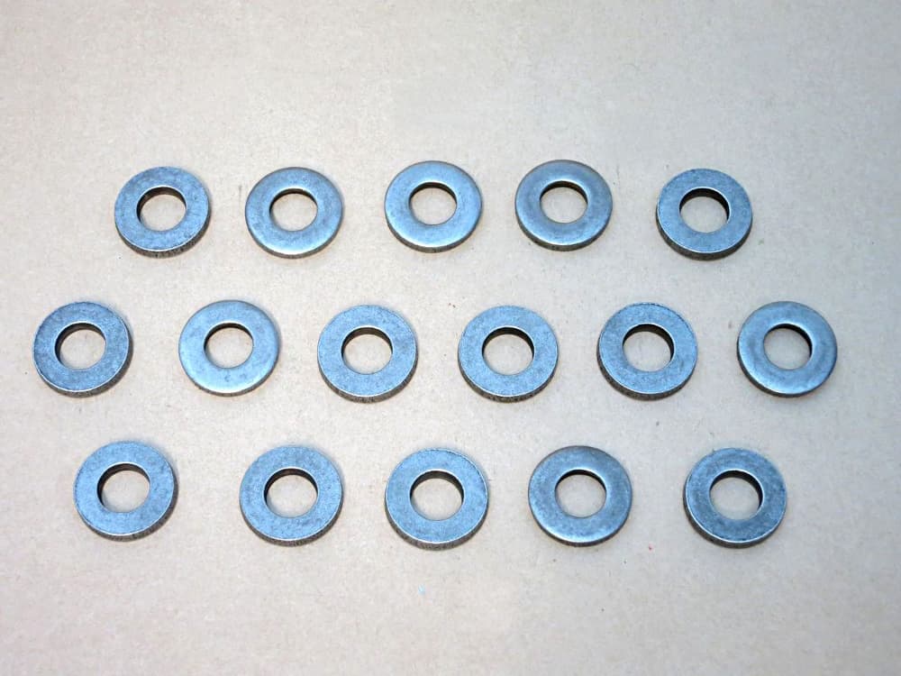 Brickor topplocksbult