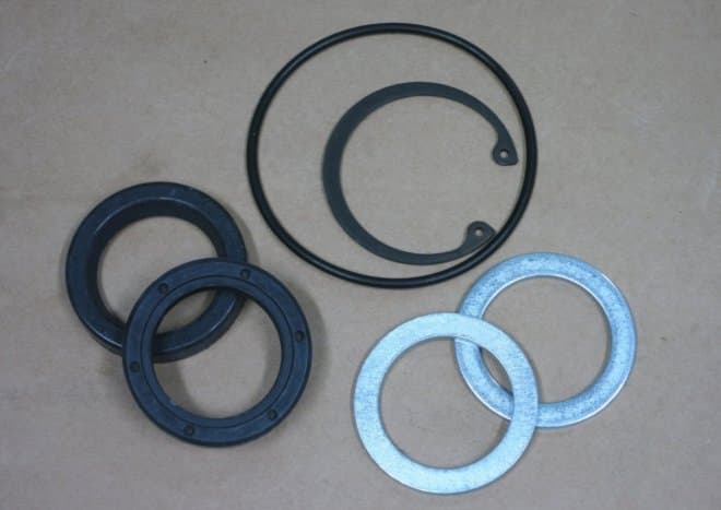 Styrväxel pitmanaxeltätning