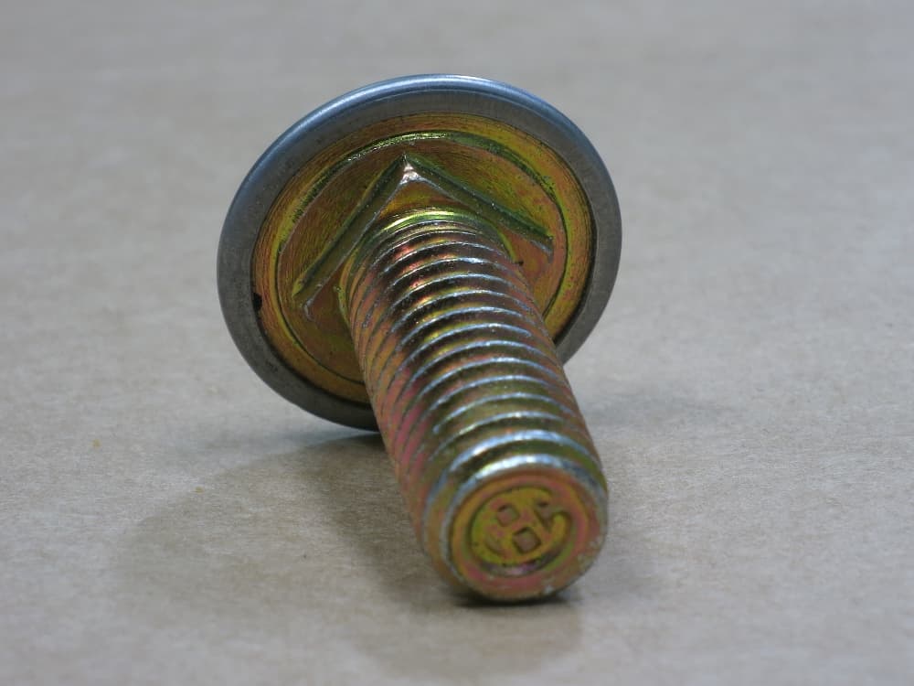 Bultsats stötfångare-2