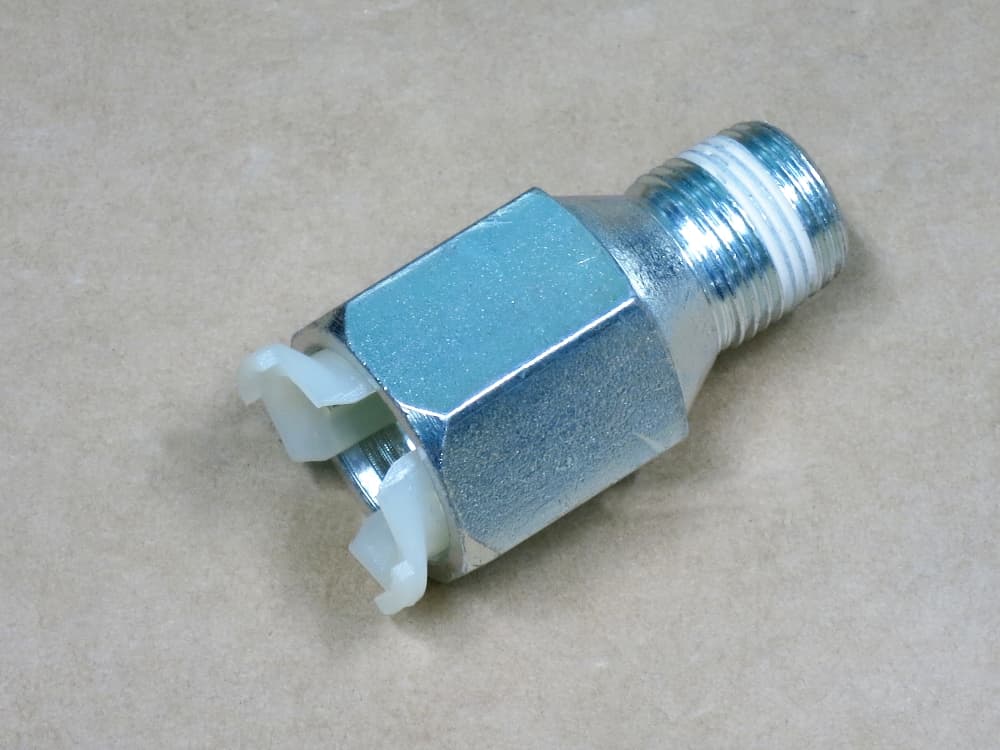 Anslutning oljekylarslang