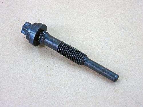 Cylinderhuvudbult motor