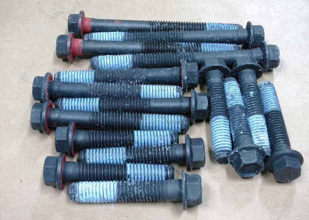 Topplocksbult sats-3