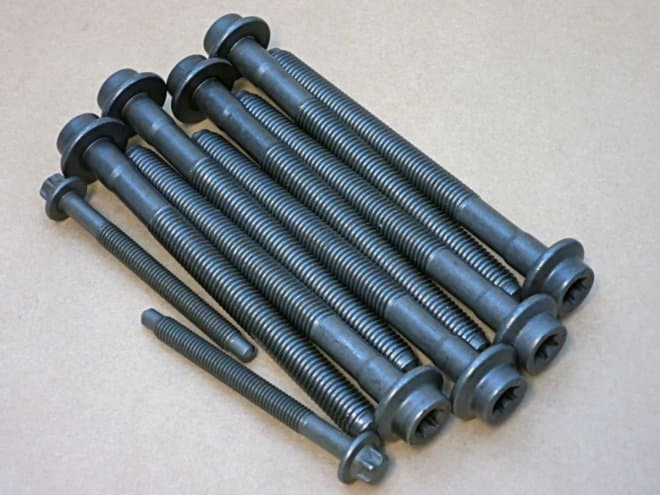 Topplocksbult sats-2